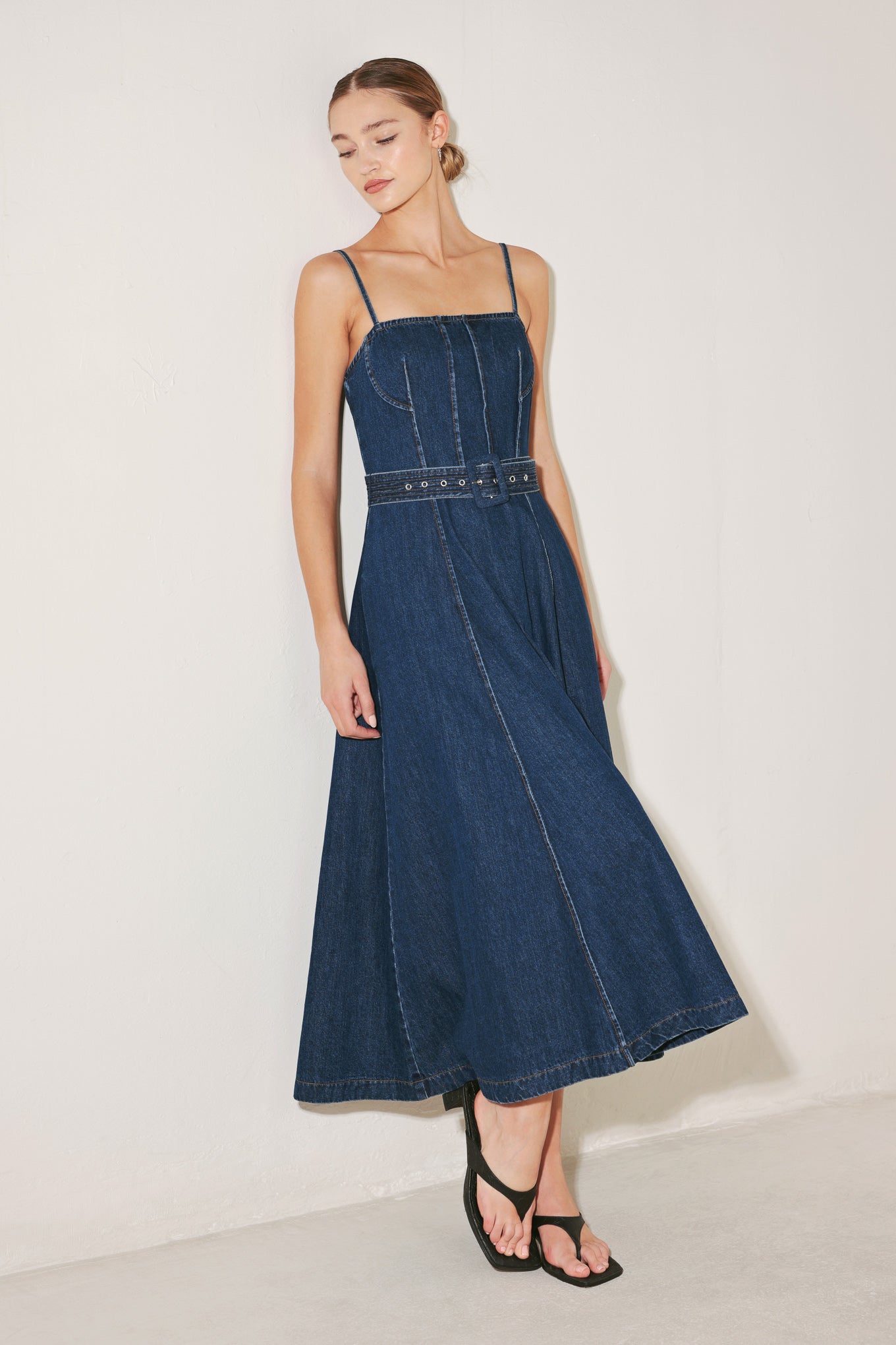 UNDERSTATED ICON DENIM MIDI DRESS