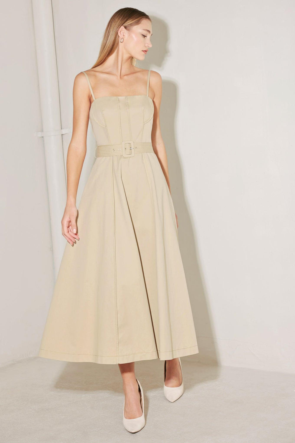 UNDERSTATED ICON WOVEN MIDI DRESS.