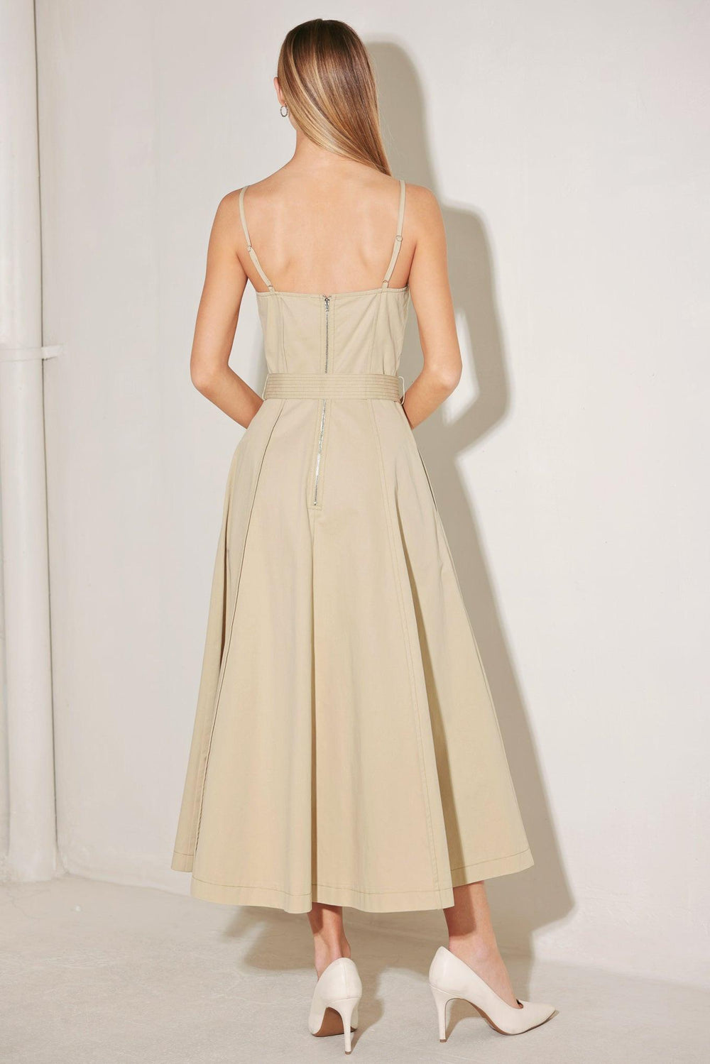 UNDERSTATED ICON WOVEN MIDI DRESS.