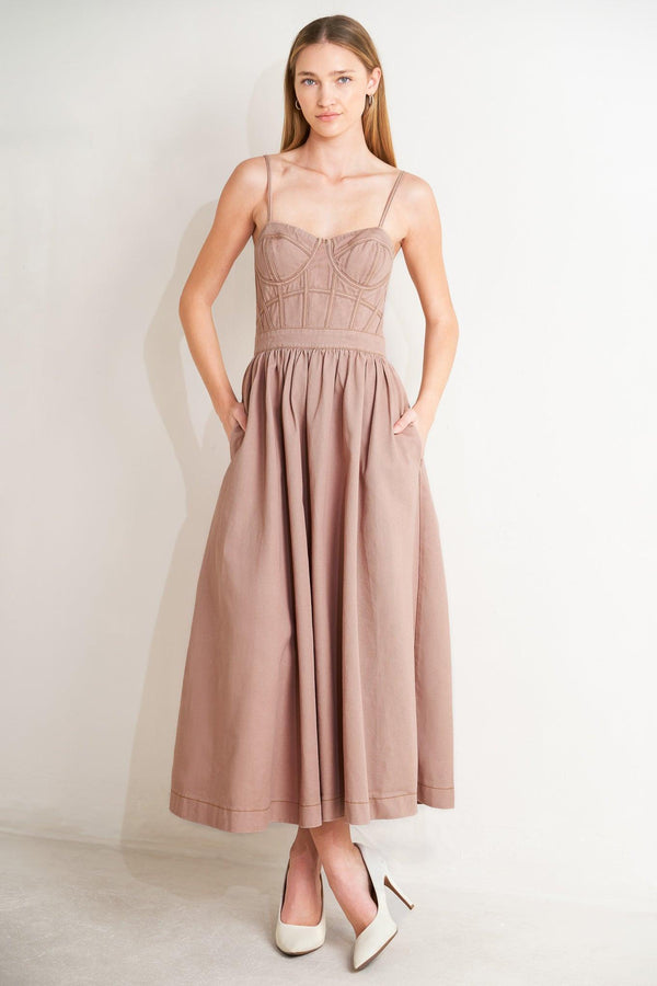 UNDERSTATED GLAM WOVEN TWILL MIDI DRESS.