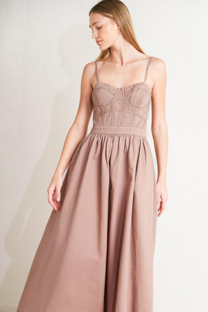UNDERSTATED GLAM WOVEN TWILL MIDI DRESS.