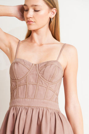 UNDERSTATED GLAM WOVEN TWILL MIDI DRESS.