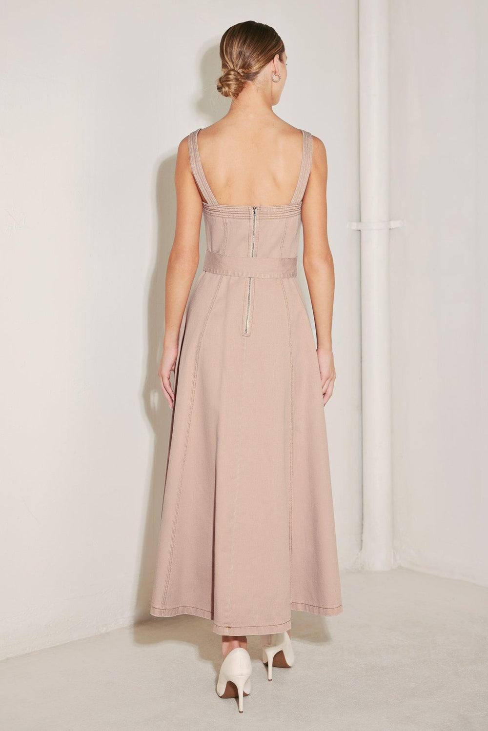 ELEVATED NEUTRAL BLUSH WOVEN MIDI DRESS.