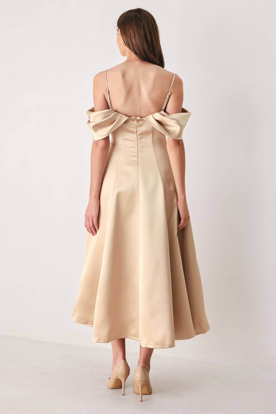 CHAMPAGNE ROMANCE CHAMPAGNE PINK OFF-SHOULDER MIDI DRESS