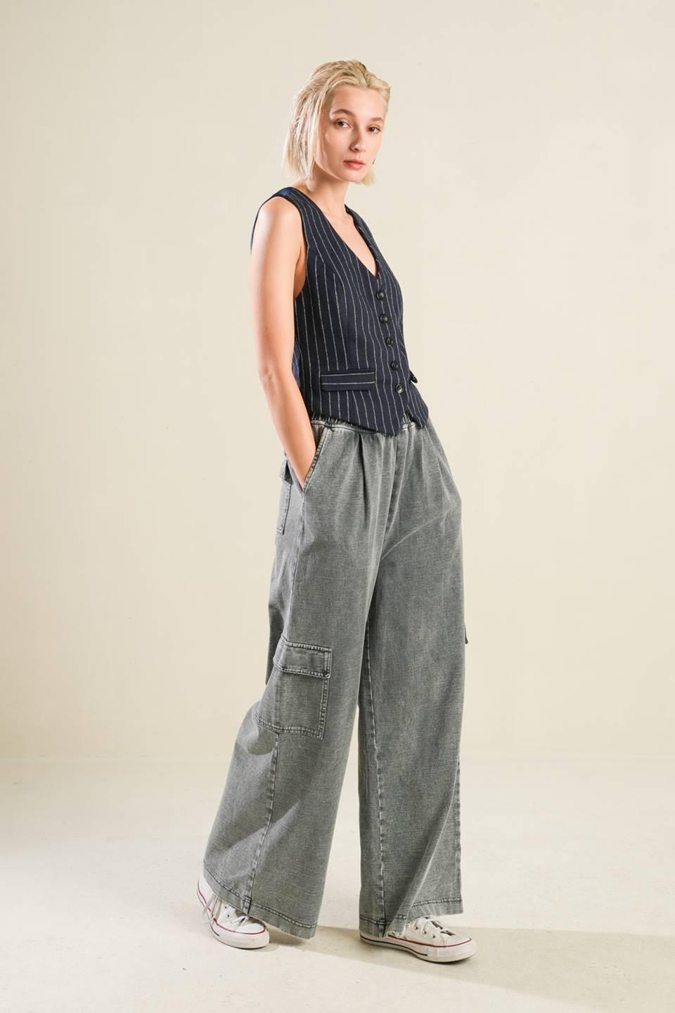 FOREVER CONNECTED WOVEN VEST.
