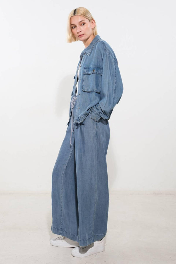 ACTIVE VIBE TENCEL DENIM JACKET.