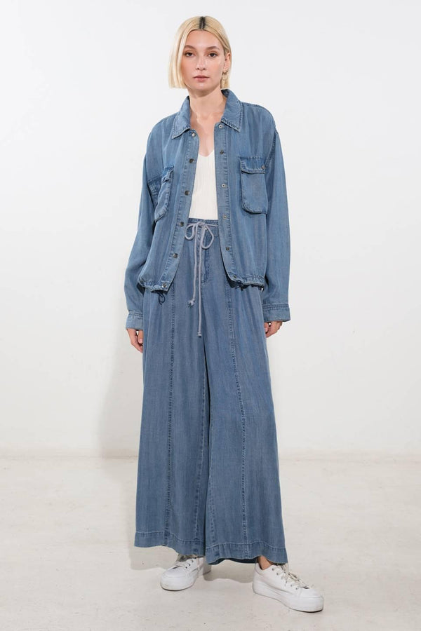 ACTIVE VIBE TENCEL DENIM JACKET.
