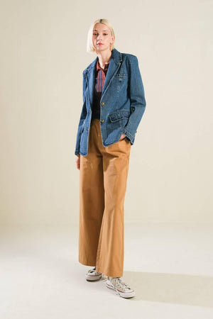 HOT TO GO DENIM BLAZER.