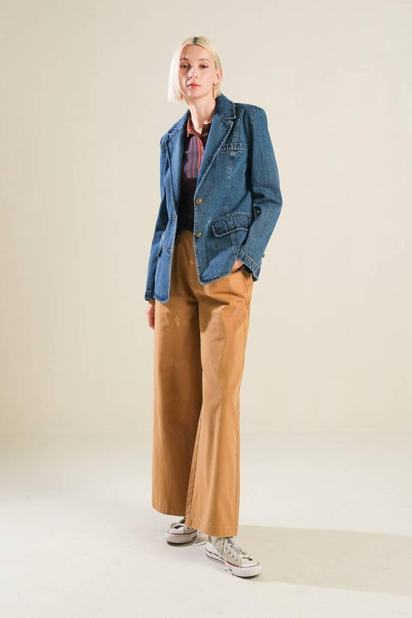 HOT TO GO DENIM BLAZER.