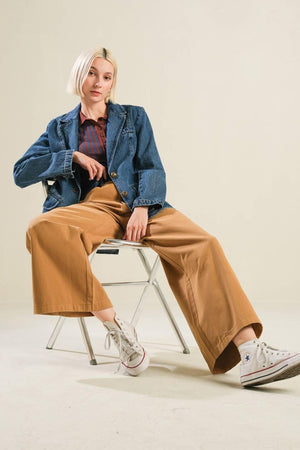 HOT TO GO DENIM BLAZER.