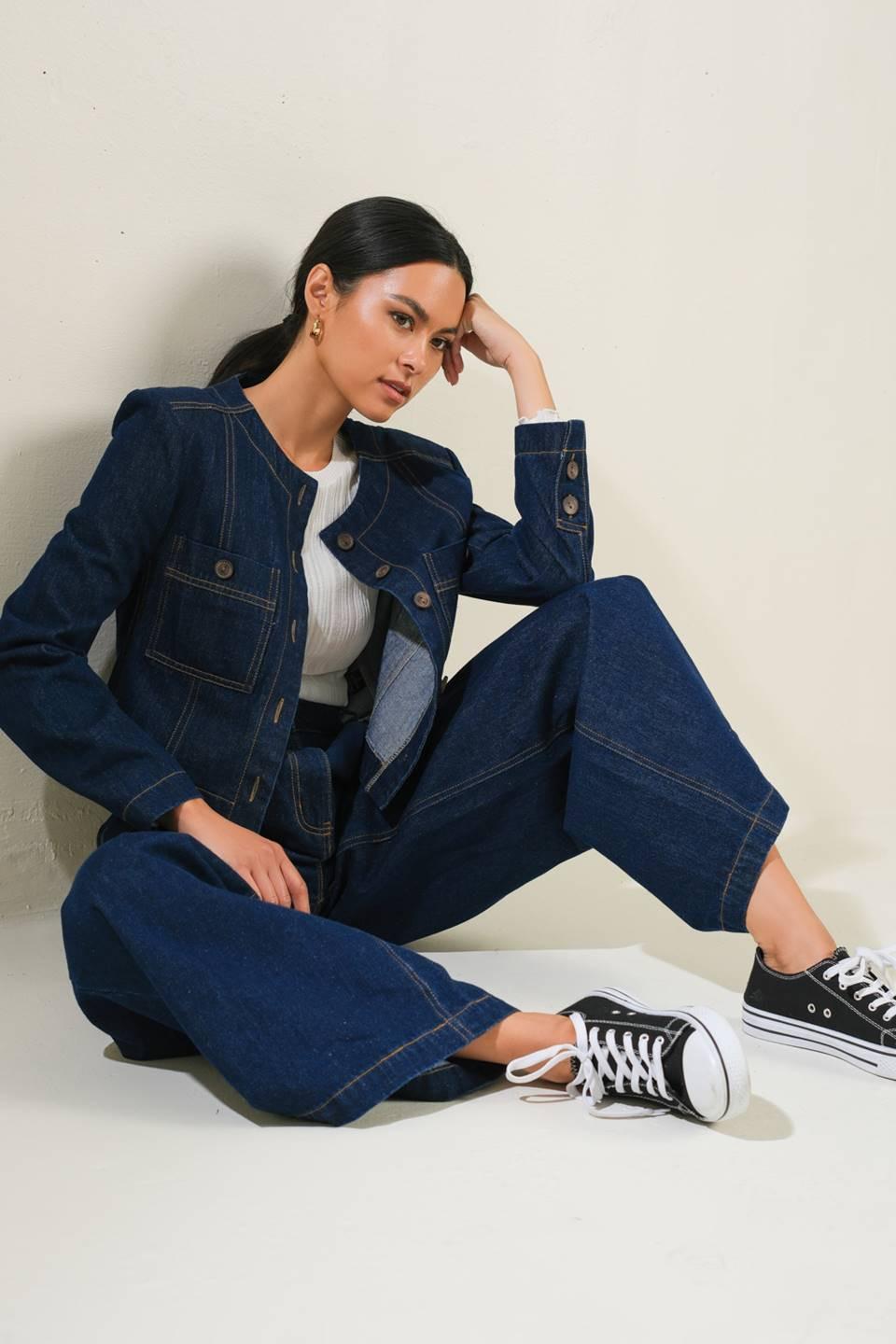 CRISP CANVAS DENIM JACKET.