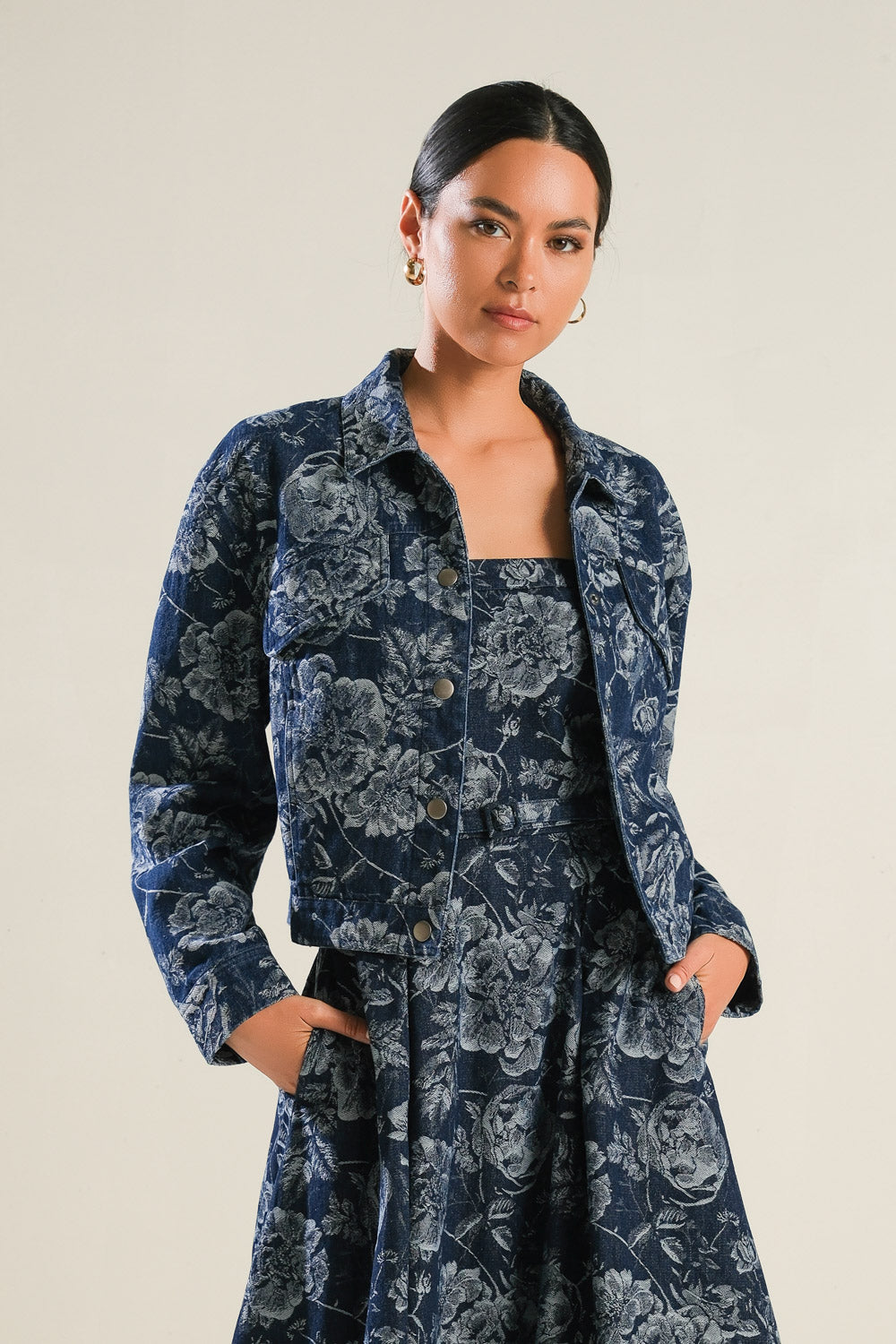 SOPHISTICATED STUNNER DENIM JACKET.