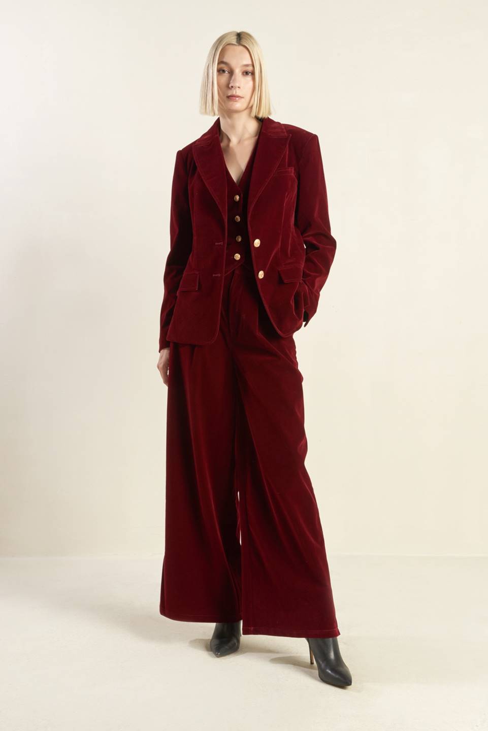 COY CHARM VELVET BLAZER