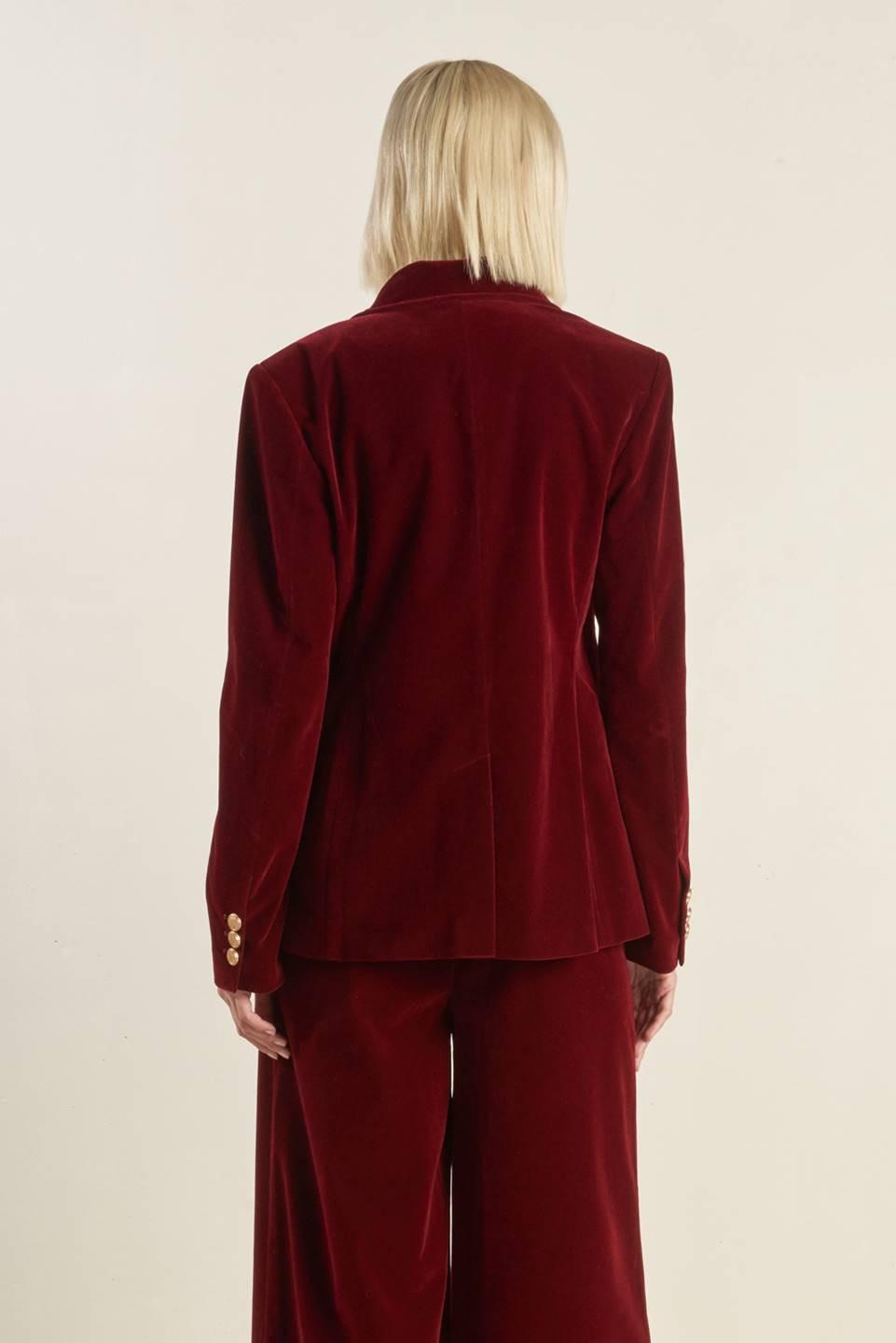 COY CHARM VELVET BLAZER.