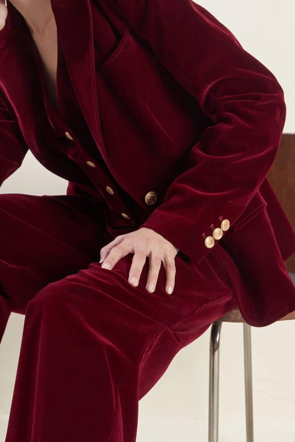 COY CHARM VELVET BLAZER.