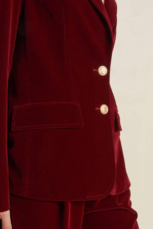 COY CHARM VELVET BLAZER.