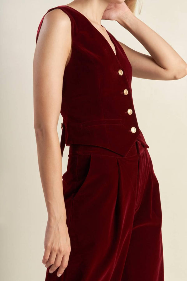 COY CHARM VELVET VEST.