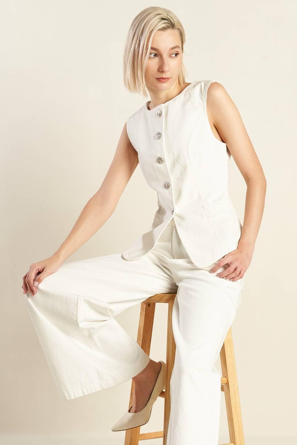 DELICATE HUE WOVEN VEST.
