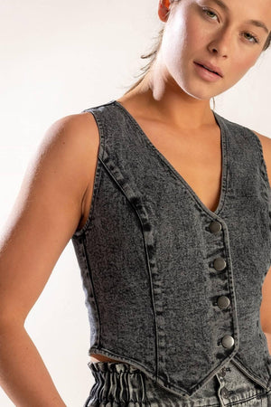 EXPLORING THE CITY DENIM VEST.