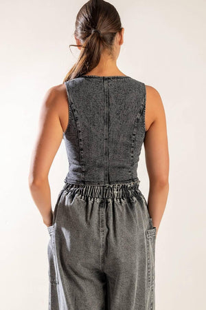 EXPLORING THE CITY DENIM VEST.