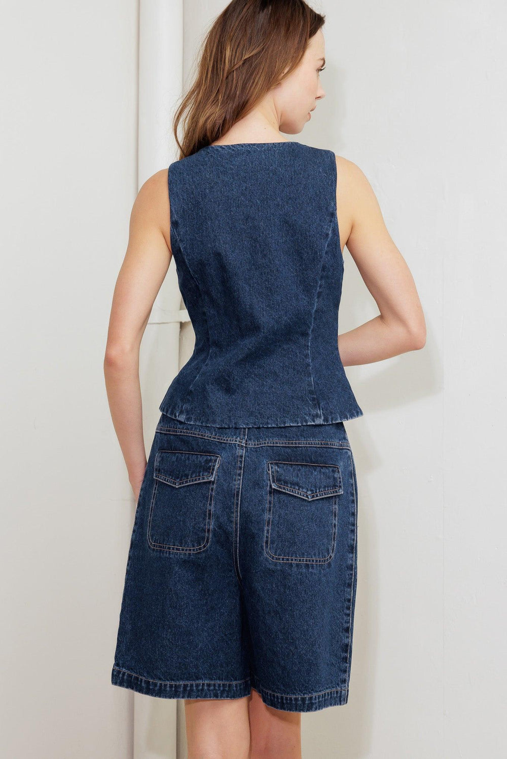 COFFEE PETAL DENIM VEST.
