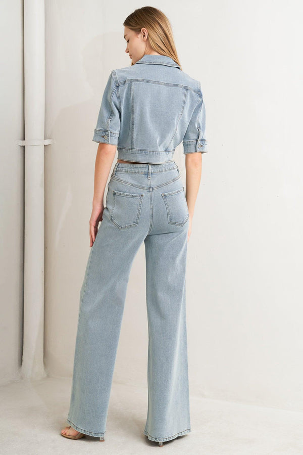 MODERN NEUTRAL DENIM JACKET.