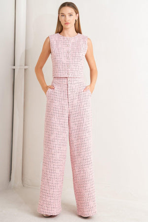 ROSÉ EDGE ENSEMBLE TWEED VEST.