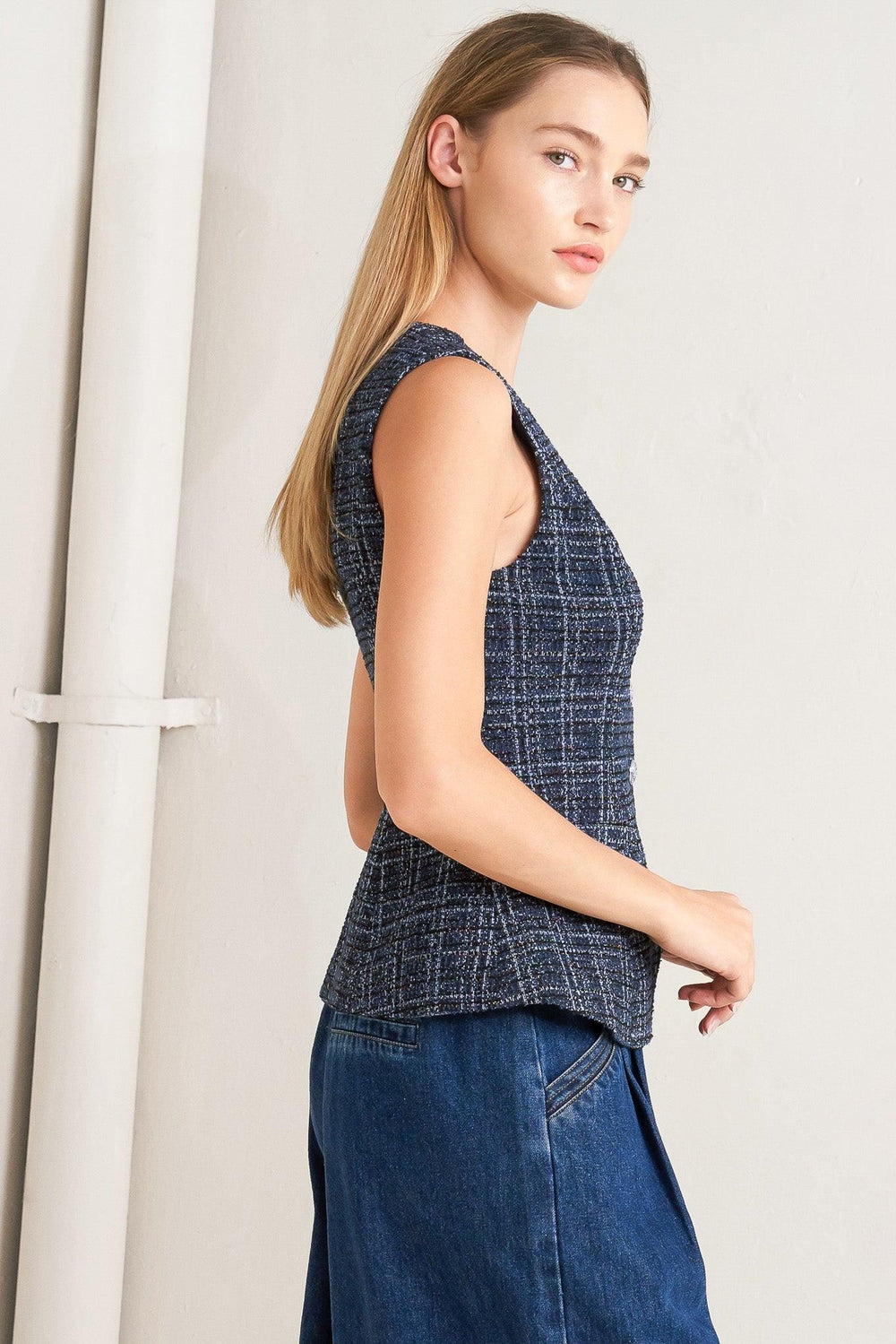 EVERYDAY ICON TWEED VEST.