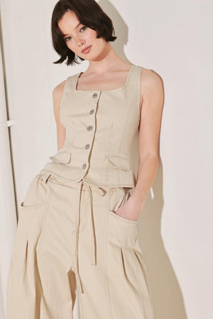DAYLIGHT GROOVE WOVEN VEST.