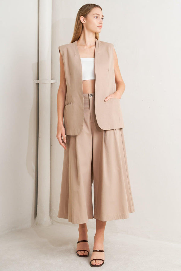 ELEGANT PLEAT WOVEN MIDI VEST.