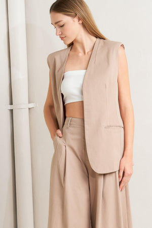ELEGANT PLEAT WOVEN MIDI VEST.
