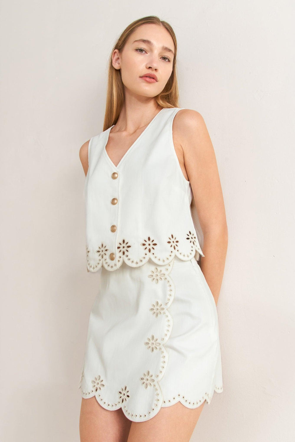 SEAFOAM SCALLOP WOVEN VEST.