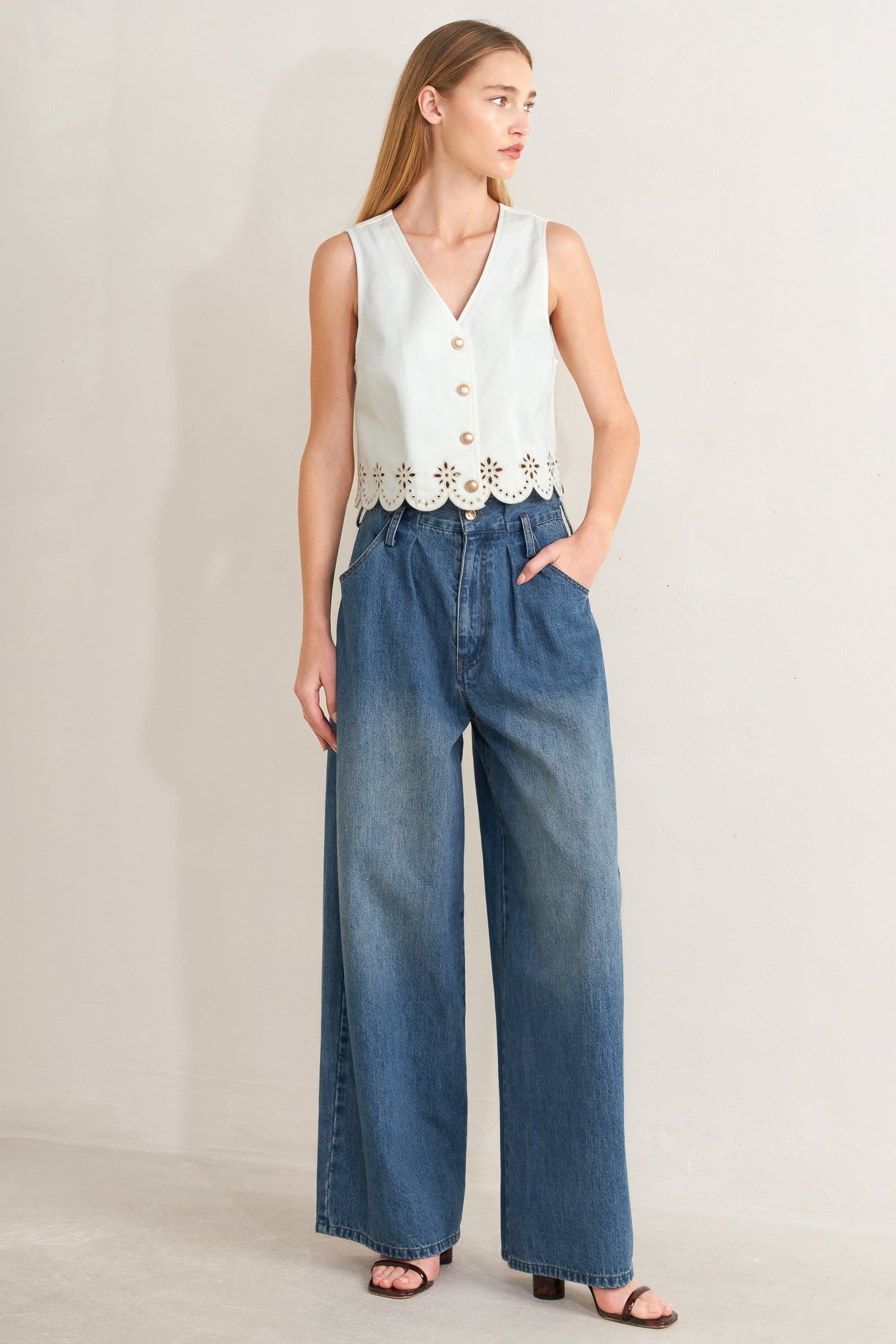 SEAFOAM SCALLOP WOVEN VEST