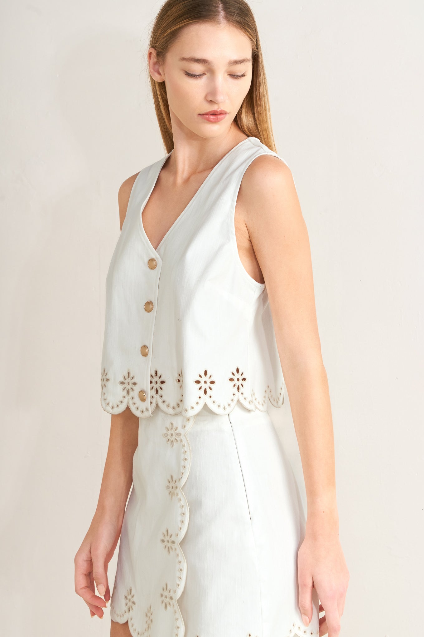 SEAFOAM SCALLOP WOVEN VEST