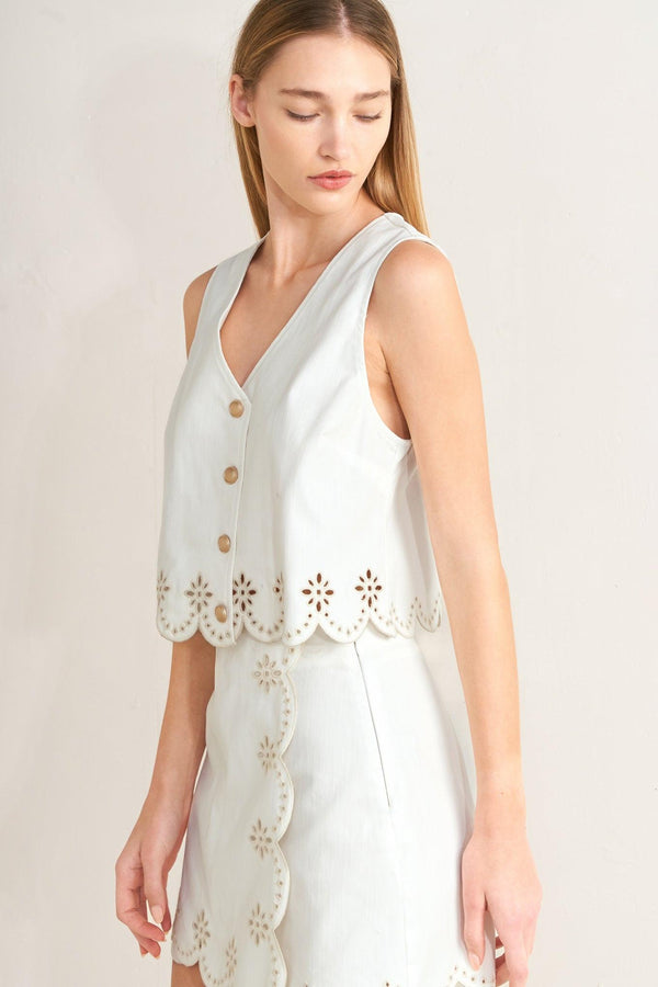 SEAFOAM SCALLOP WOVEN VEST.