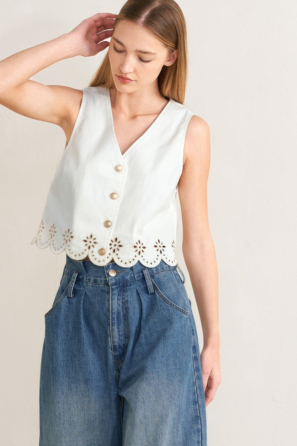 SEAFOAM SCALLOP WOVEN VEST.