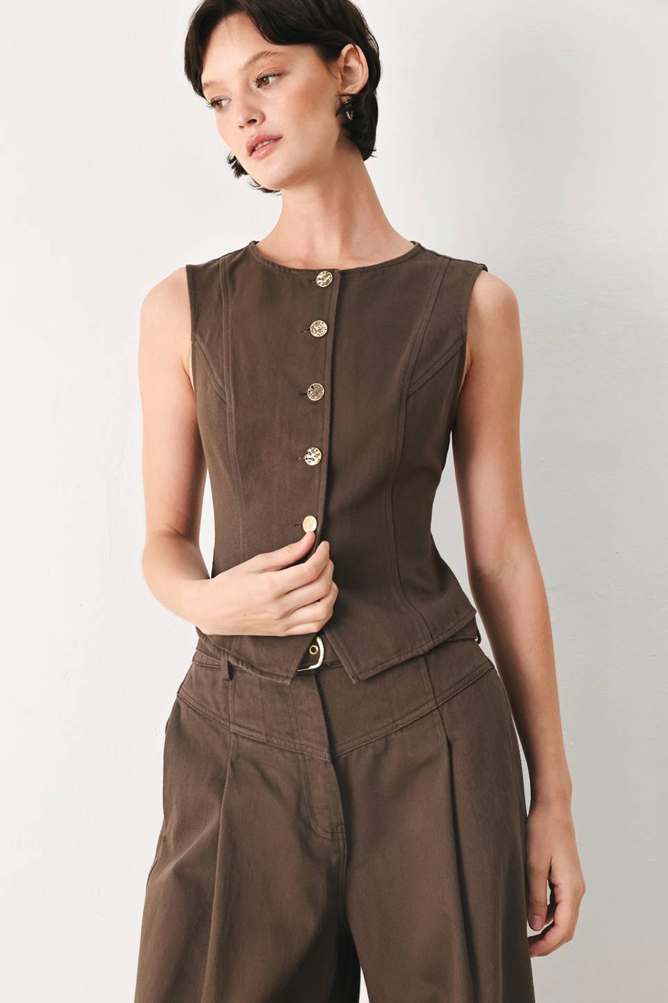 BROWN SUGAR STATEMENT WOVEN VEST