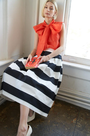 FREE AND EASY WOVEN MIDI SKIRT.