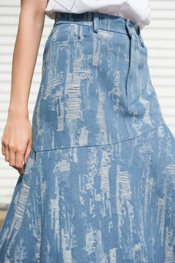 BREEZY ADORATION DENIM SKIRT.