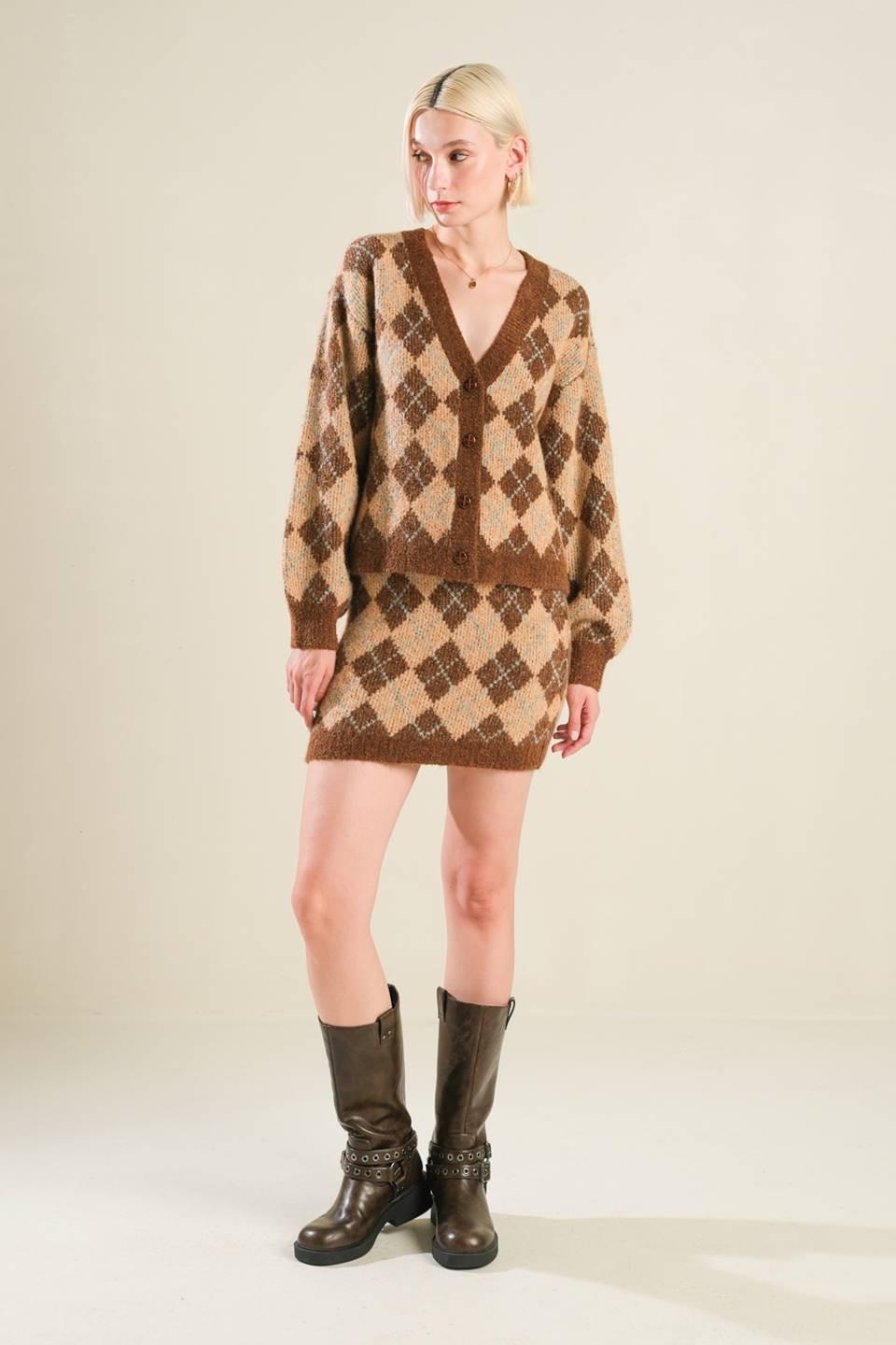 CHAMPAGNE COAST SWEATER MINI SKIRT.