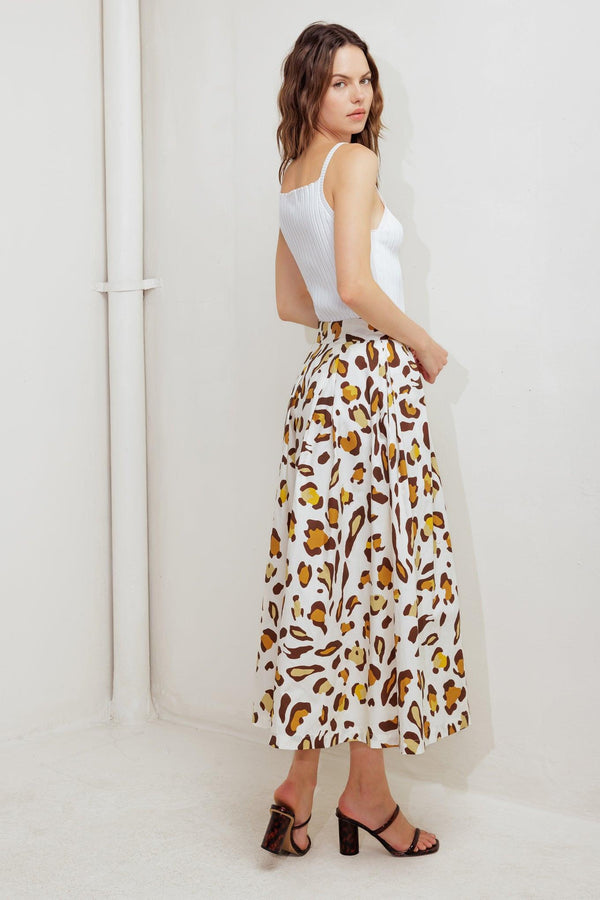 A printed woven full skirt with side zipper closure