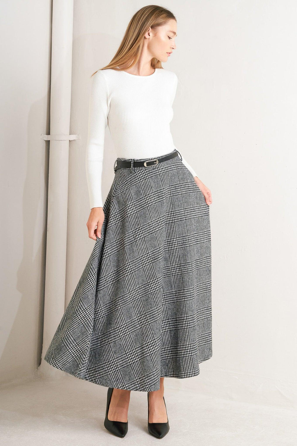 CITY CHECKLINE WOOLEN WOVEN MIDI SKIRT.
