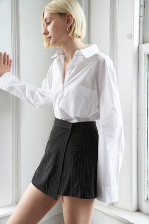 SMALL TOWN ROOTS WOVEN SKORT.