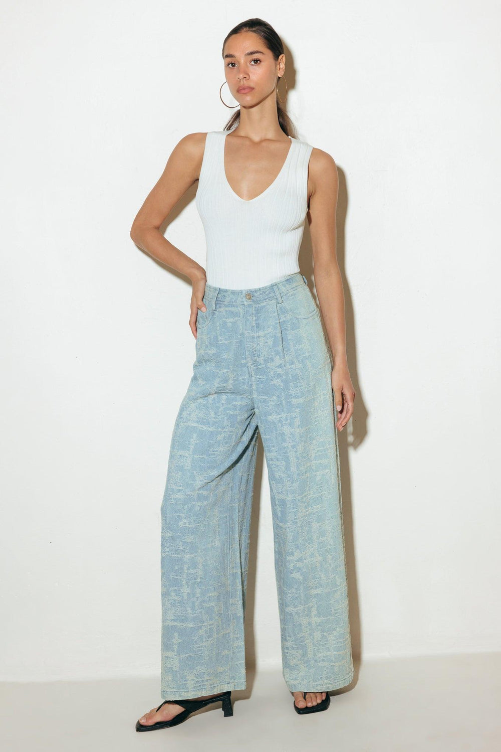 AIRY ROMANCE WIDE LEG DENIM PANTS.