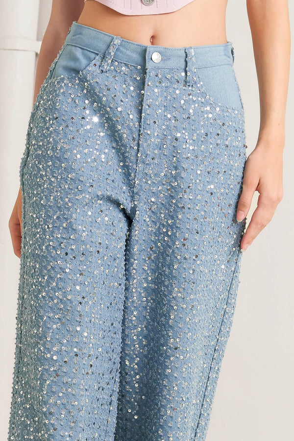 LOVING EVERYDAY DENIM PANTS.