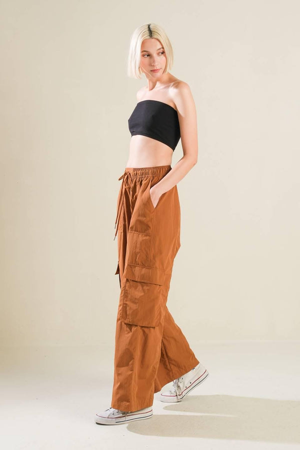 LOVIN ON ME CARGO PANTS.