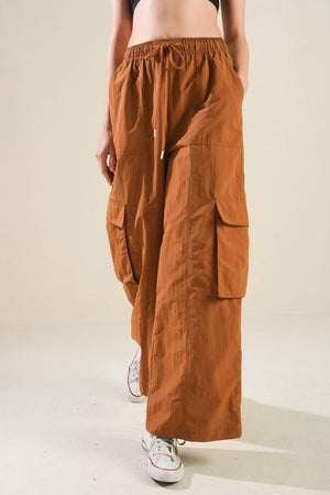 LOVIN ON ME CARGO PANTS.