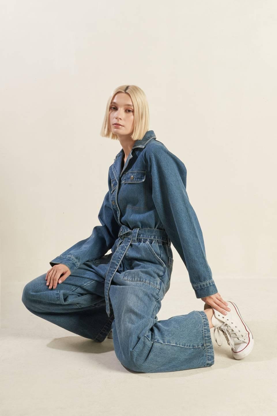 PERFECT MEET DENIM JUMPSUIT.