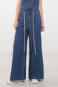 I STILL BELIEVE DENIM PANTS.