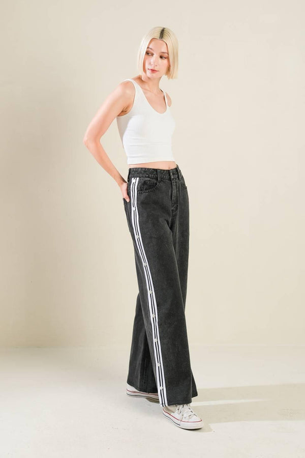 ELEGANT ELEVATION DENIM PANTS.